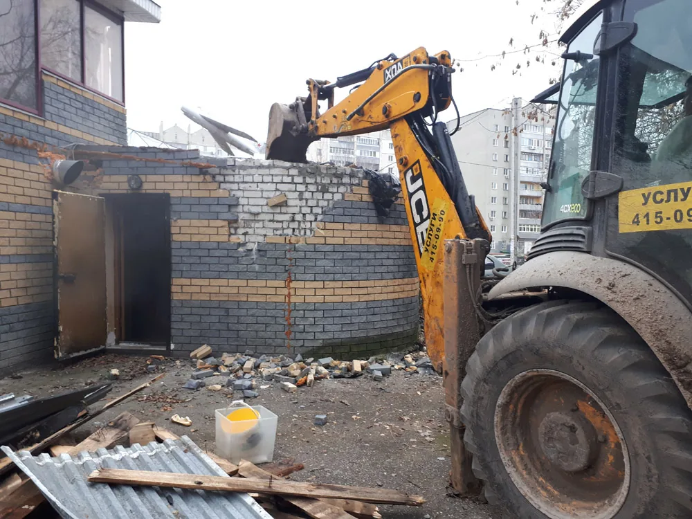 Демонтаж пристроя кафе
